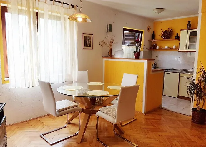 With A Parking Space Baska, Krk - 5443 Апартаменты Башка